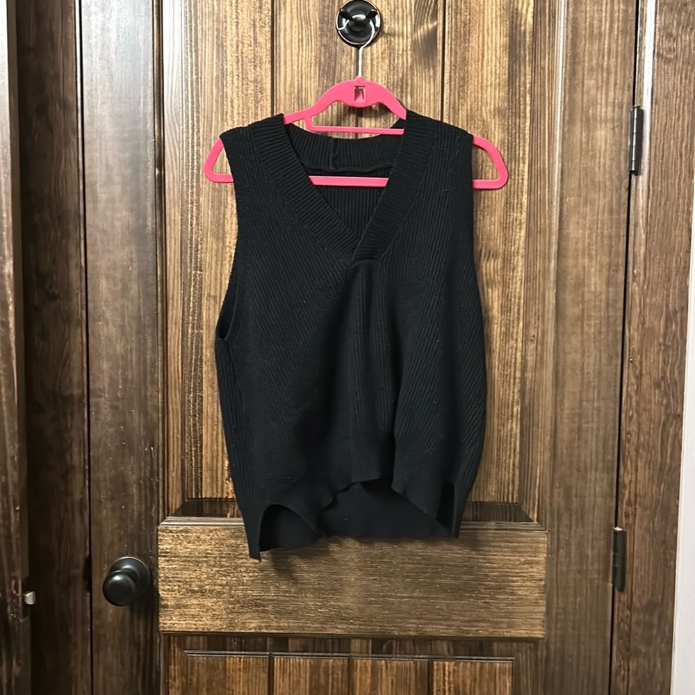Sweater vest